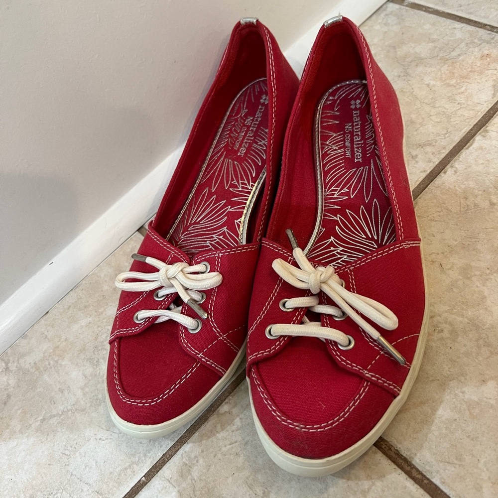 NWOT Naturalizer N5 Comfort Red Shoes - sz 9W